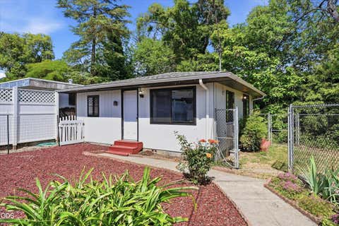 Tiny photo for 1317 NW Prospect Avenue, Grants Pass, OR 97526 (MLS # 220223169)