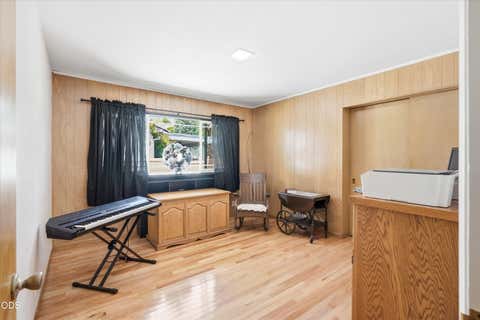 Tiny photo for 1317 NW Prospect Avenue, Grants Pass, OR 97526 (MLS # 220223169)