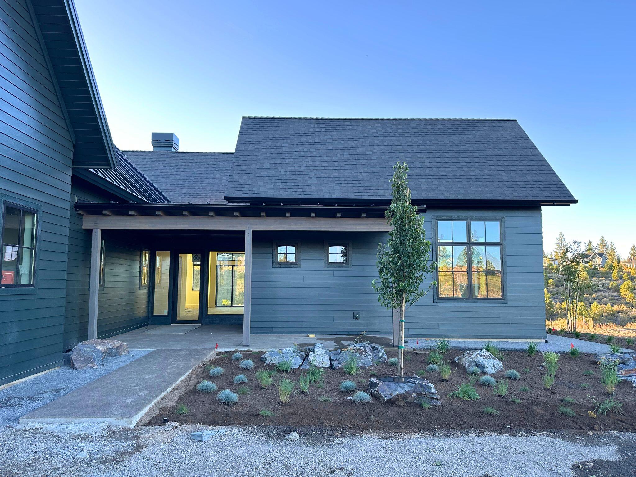 3118 NW Crossing Drive