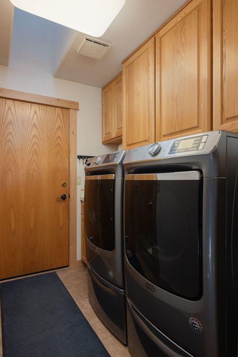 Tiny photo for 53596 Brookie Way, La Pine, OR 97739 (MLS # 220190135)