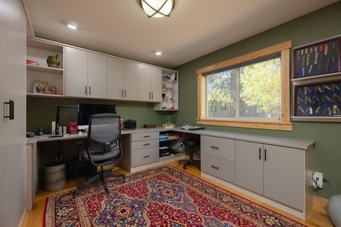 Tiny photo for 53596 Brookie Way, La Pine, OR 97739 (MLS # 220190135)