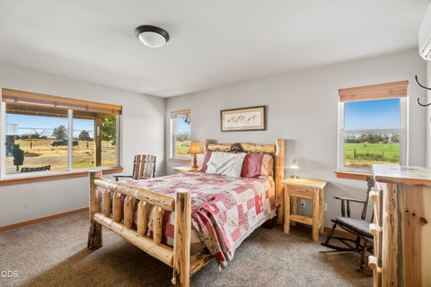 Tiny photo for 68912 Holmes Road, Sisters, OR 97759 (MLS # 220228152)