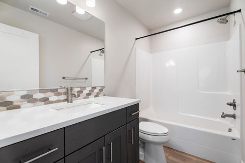 Tiny photo for 3015 NE Red Jasper Place, Bend, OR 97701 (MLS # 220213856)