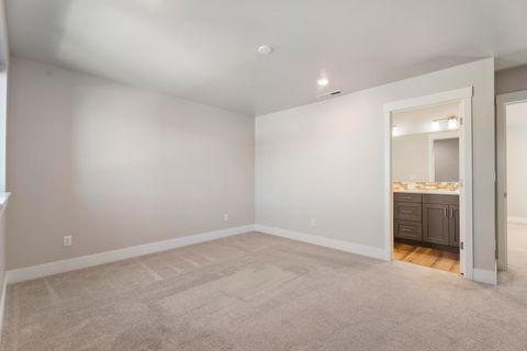 Tiny photo for 3015 NE Red Jasper Place, Bend, OR 97701 (MLS # 220213856)