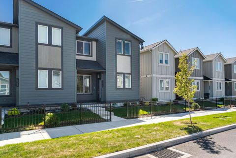 3015 NE Red Jasper Place Bend OR 97701