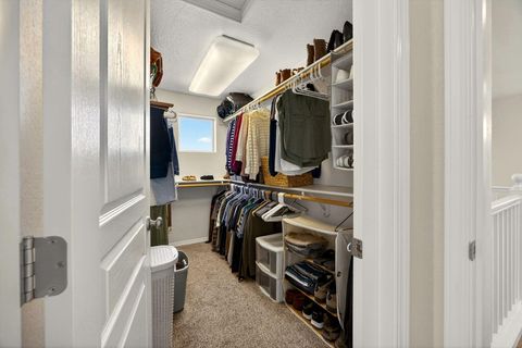 Tiny photo for 3232 McCloud Street, Medford, OR 97504 (MLS # 220214875)