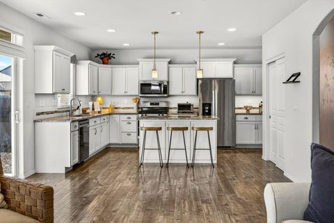 Tiny photo for 3232 McCloud Street, Medford, OR 97504 (MLS # 220214875)