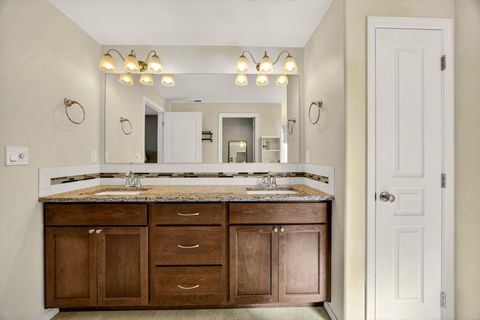 Tiny photo for 3232 McCloud Street, Medford, OR 97504 (MLS # 220214875)