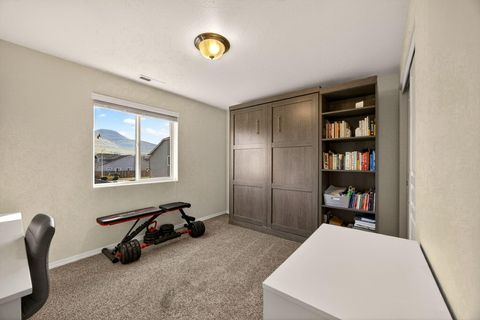 Tiny photo for 3232 McCloud Street, Medford, OR 97504 (MLS # 220214875)