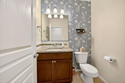 Tiny photo for 3232 McCloud Street, Medford, OR 97504 (MLS # 220214875)