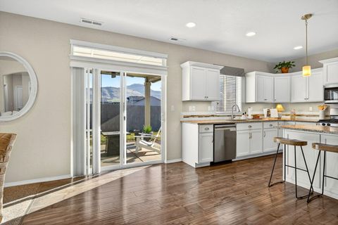 Tiny photo for 3232 McCloud Street, Medford, OR 97504 (MLS # 220214875)