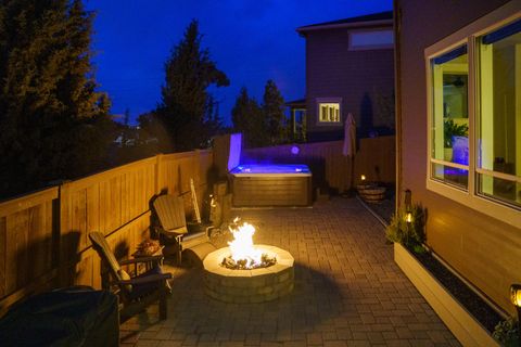 Tiny photo for 20677 Comet Court, Bend, OR 97701 (MLS # 220216911)