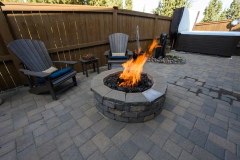 Tiny photo for 20677 Comet Court, Bend, OR 97701 (MLS # 220216911)