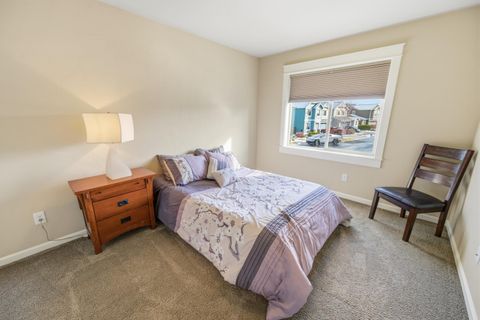 Tiny photo for 20677 Comet Court, Bend, OR 97701 (MLS # 220216911)