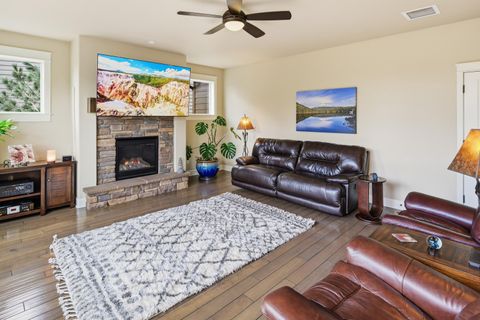 Tiny photo for 20677 Comet Court, Bend, OR 97701 (MLS # 220216911)