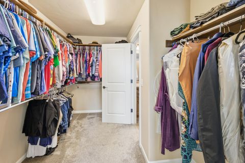 Tiny photo for 20677 Comet Court, Bend, OR 97701 (MLS # 220216911)