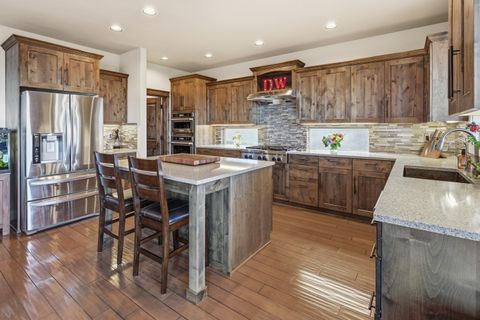 Tiny photo for 20677 Comet Court, Bend, OR 97701 (MLS # 220216911)