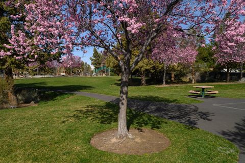 Tiny photo for 20677 Comet Court, Bend, OR 97701 (MLS # 220216911)