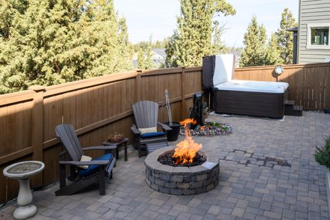 Tiny photo for 20677 Comet Court, Bend, OR 97701 (MLS # 220216911)