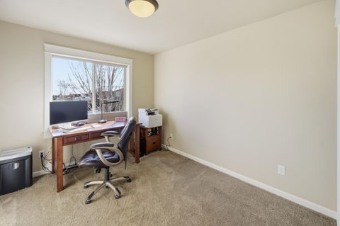 Tiny photo for 20677 Comet Court, Bend, OR 97701 (MLS # 220216911)