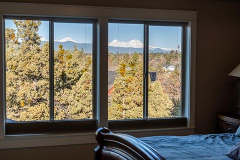 Tiny photo for 20677 Comet Court, Bend, OR 97701 (MLS # 220216911)