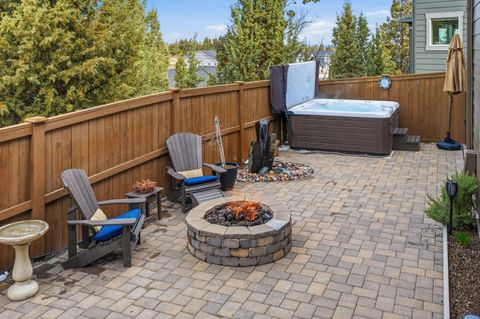Tiny photo for 20677 Comet Court, Bend, OR 97701 (MLS # 220216911)