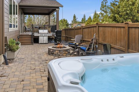Tiny photo for 20677 Comet Court, Bend, OR 97701 (MLS # 220216911)