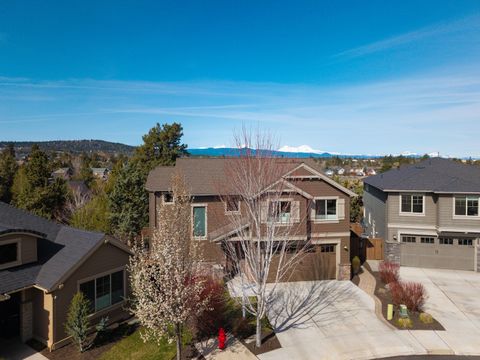 Tiny photo for 20677 Comet Court, Bend, OR 97701 (MLS # 220216911)