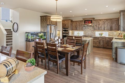 Tiny photo for 20677 Comet Court, Bend, OR 97701 (MLS # 220216911)