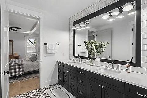 Tiny photo for 65867 Sage Canyon Court #F, Bend, OR 97701 (MLS # 220215414)