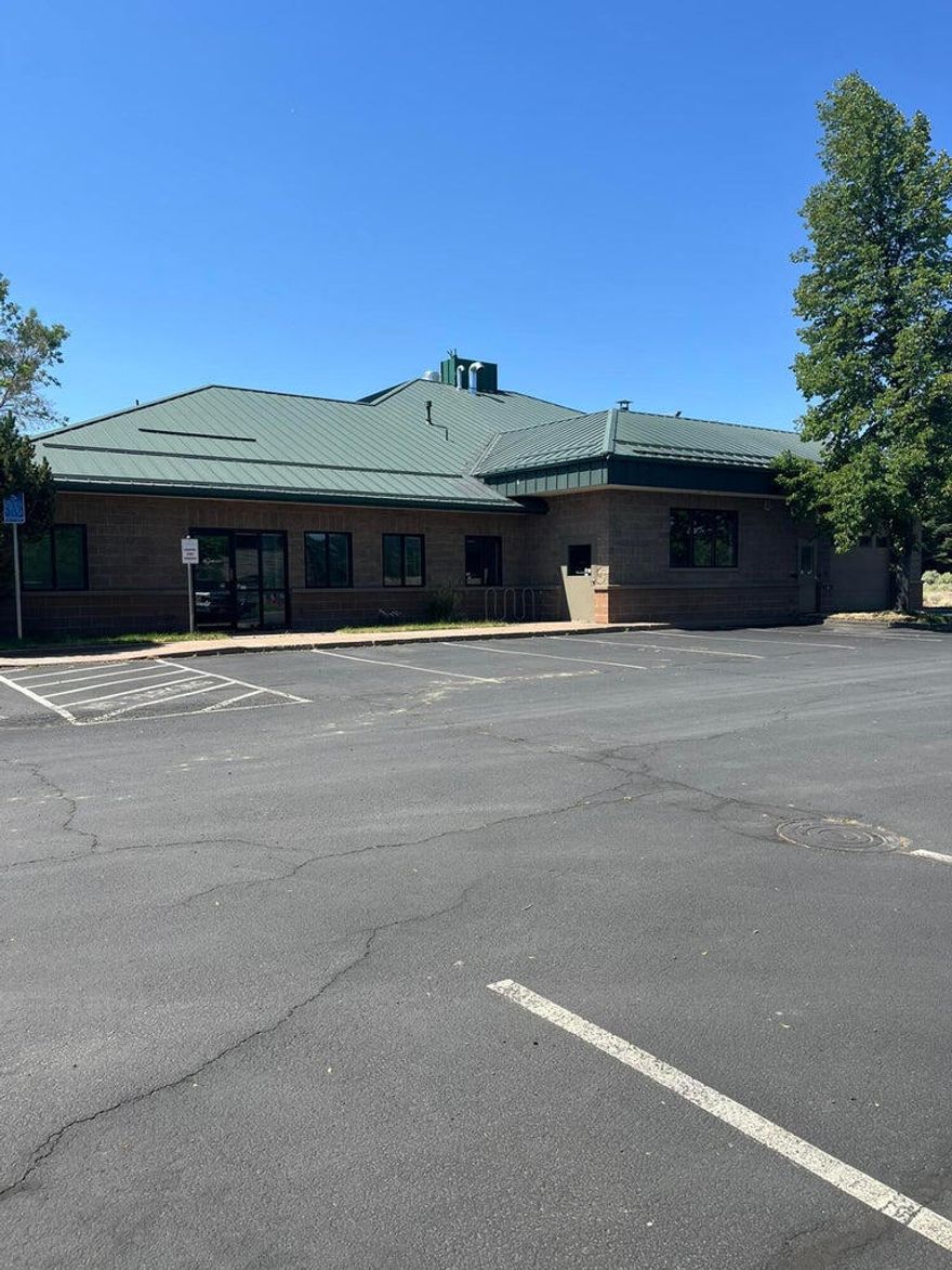 The most affordable short-term (18 month) office lease in Bend. 5 built-in offices, large conference room, break room, outdoor break area and possible storage rooms.  Excess parking and monument signage. Tenant to pay for lawn care and snow removal.