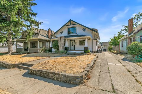 Photo of 517 Newtown Street, Medford, OR 97501 (MLS # 220212515)
