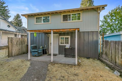Tiny photo for 517 Newtown Street, Medford, OR 97501 (MLS # 220212515)