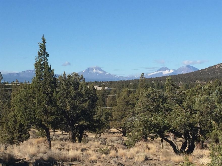 Enjoy sweeping views of the Three Sisters and Broken Top Cascade Mountains. Amazing .51 acre level lot located behind the gates on the Resort side of Eagle Crest. Excellent location on private cul-de-sac. Use any builder you wish. Eagle Crest is home to three 18 hole golf courses, three sports centers, a day spa and miles of trails.