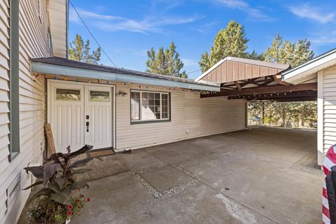 Tiny photo for 2411 Vermont Street, Klamath Falls, OR 97603 (MLS # 220211172)