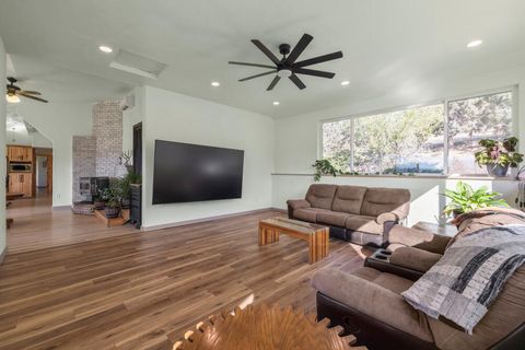 Tiny photo for 2411 Vermont Street, Klamath Falls, OR 97603 (MLS # 220211172)