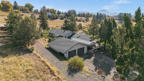 Tiny photo for 2411 Vermont Street, Klamath Falls, OR 97603 (MLS # 220211172)