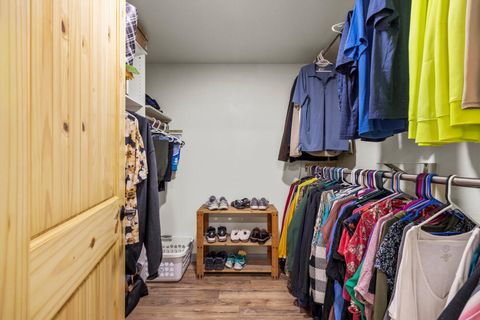 Tiny photo for 2411 Vermont Street, Klamath Falls, OR 97603 (MLS # 220211172)