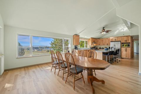 Tiny photo for 2411 Vermont Street, Klamath Falls, OR 97603 (MLS # 220211172)