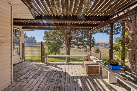 Tiny photo for 2411 Vermont Street, Klamath Falls, OR 97603 (MLS # 220211172)