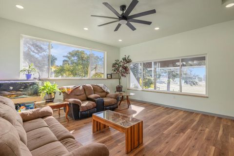 Tiny photo for 2411 Vermont Street, Klamath Falls, OR 97603 (MLS # 220211172)