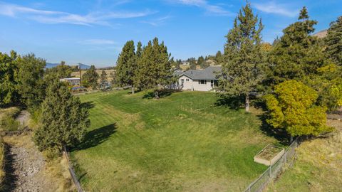 Tiny photo for 2411 Vermont Street, Klamath Falls, OR 97603 (MLS # 220211172)
