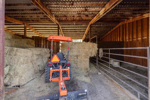 Tiny photo for 2411 Vermont Street, Klamath Falls, OR 97603 (MLS # 220211172)