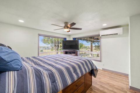 Tiny photo for 2411 Vermont Street, Klamath Falls, OR 97603 (MLS # 220211172)