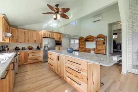 Tiny photo for 2411 Vermont Street, Klamath Falls, OR 97603 (MLS # 220211172)