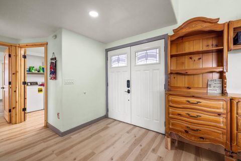 Tiny photo for 2411 Vermont Street, Klamath Falls, OR 97603 (MLS # 220211172)