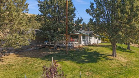 Tiny photo for 2411 Vermont Street, Klamath Falls, OR 97603 (MLS # 220211172)