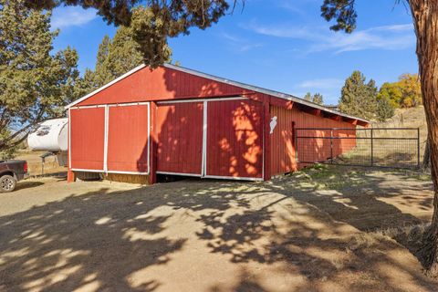 Tiny photo for 2411 Vermont Street, Klamath Falls, OR 97603 (MLS # 220211172)