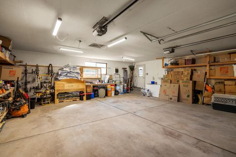 Tiny photo for 2411 Vermont Street, Klamath Falls, OR 97603 (MLS # 220211172)