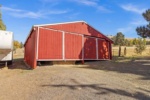 Tiny photo for 2411 Vermont Street, Klamath Falls, OR 97603 (MLS # 220211172)